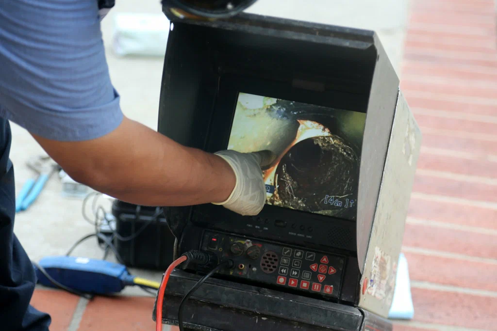 Professional sewer line and drain cleaning service in Tarpon Springs, Florida